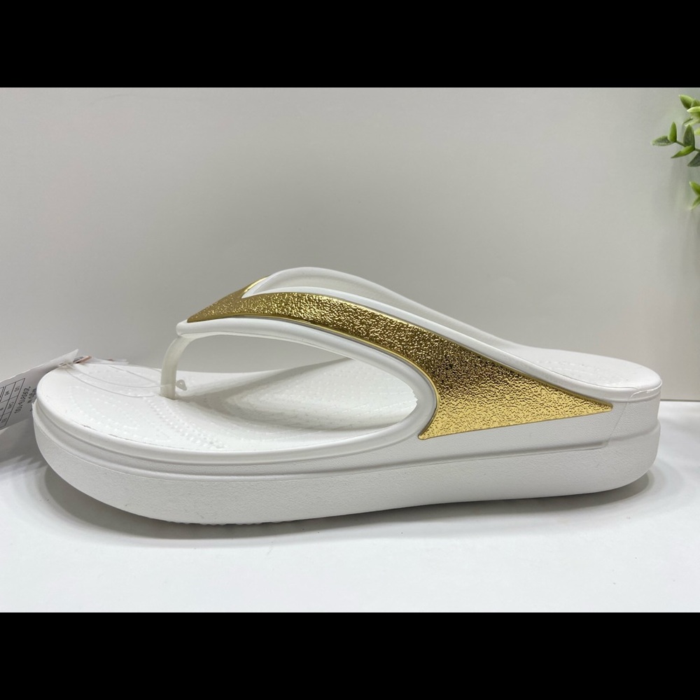 NEW Crocs Sloane Shine Wedge Flip Flop Sandals - Picture 7 of 9